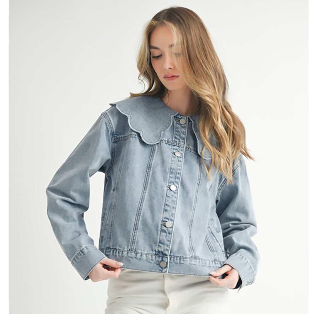 NWT Scalloped Peter Pan Collar Denim Jacket, Feminine, Chic, Buttons, Pockets